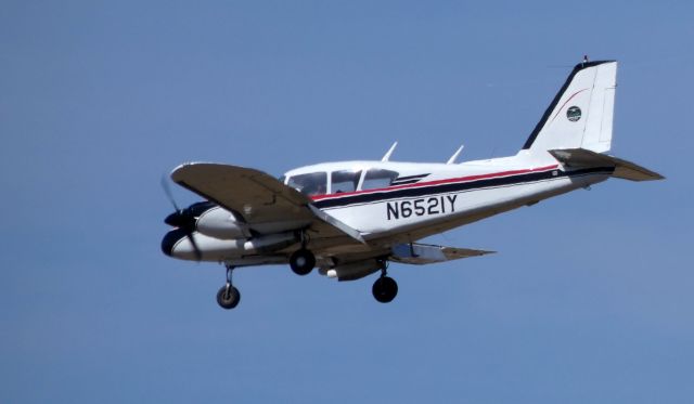 Piper Aztec (N6521Y) - On final is this 1967 Piper Aztec PA-23-250 in the Spring of 2019.