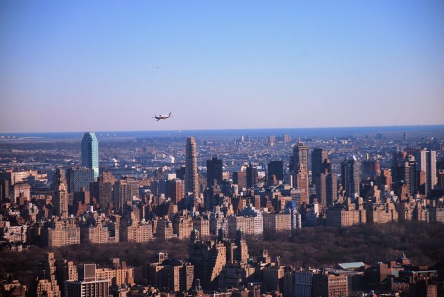 Piper Cherokee — - Piper Warrior heads Northbound on the NYC Hudson River Corridor