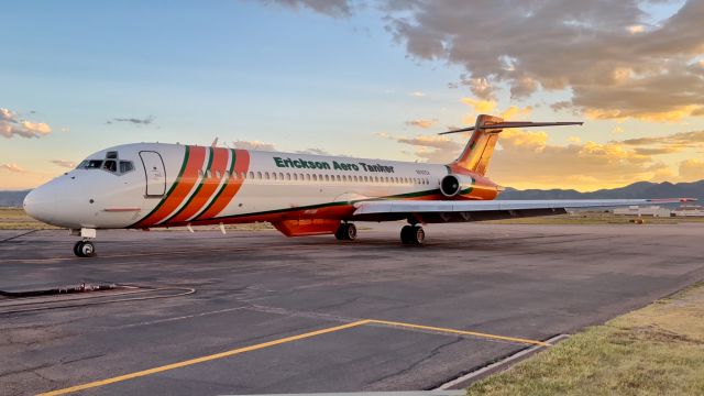 McDonnell Douglas MD-87 (N292EA)