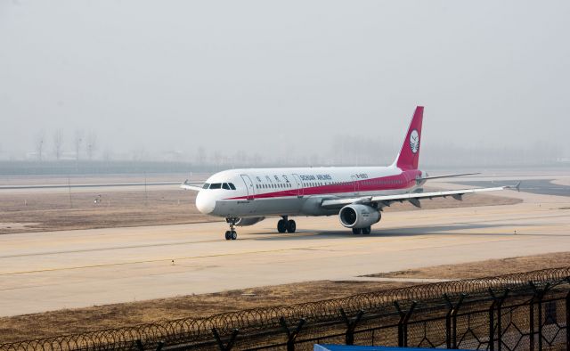 Airbus A321 (B-6957)