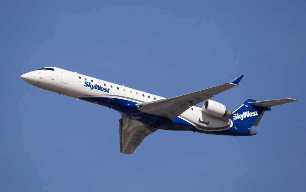 Canadair Regional Jet CRJ-700 (N768SK) - Spotted at KPHX on January 14, 2021