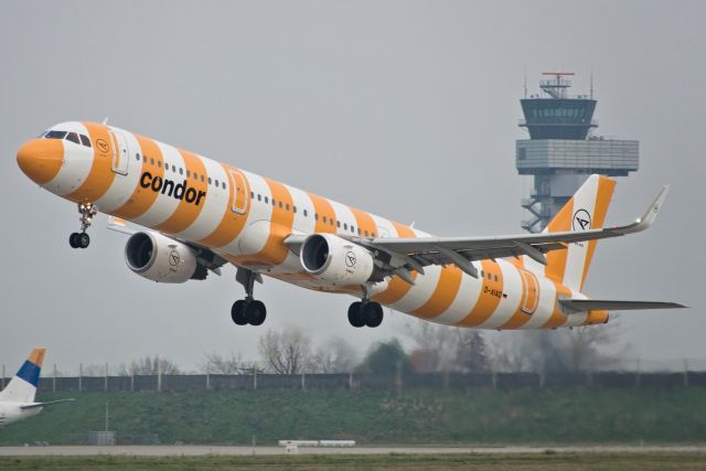 Airbus A321 (D-AIAD)