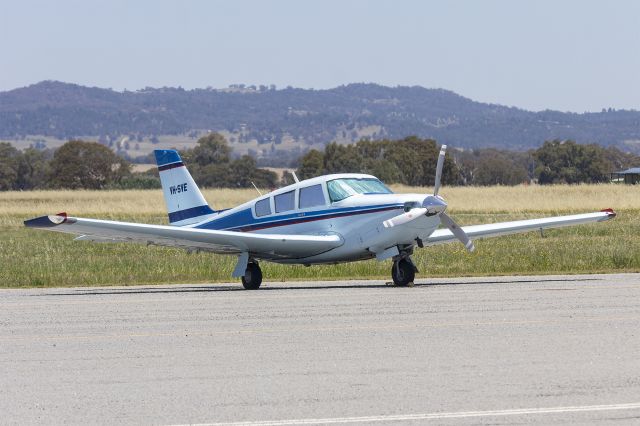 Piper PA-24 Comanche (VH-SVE) - Piper PA-24-260 Comanche (VH-SVE) at Wagga Wagga Airport.