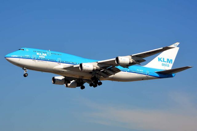 Boeing 747-400 (PH-BFP) - KLM Asia Boeing 747-406 PH-BFP was delivered to KLM on August 13, 1993. Its construction number is 26374. It has been carrying KLM Asia titles since 1999. 