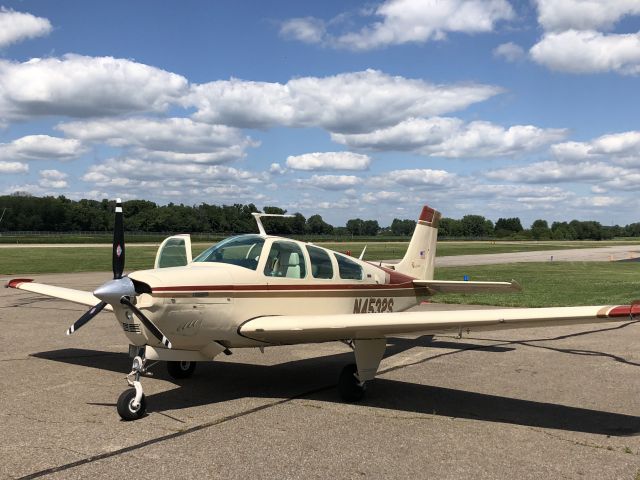 Beechcraft Bonanza (33) (N4532S)