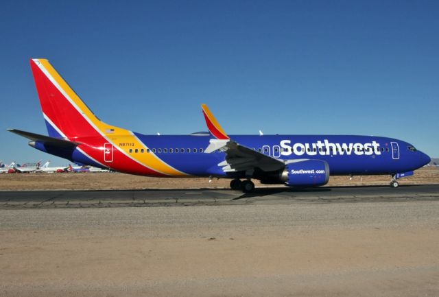 Boeing 737-800 (N8711Q) - taxing for take-off on rwy 21 at So. California Logistics Airport (victorville, ca) (VCV / KVCV) heading for Snohomish County(Everett, Wa) (pae/kpae)