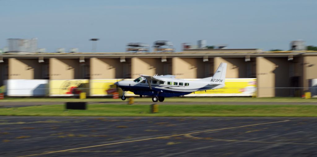 Cessna Caravan (N23FH) - LINDEN AIRPORT-LINDEN, NEW JERSEY, USA-SEPTEMBER 04, 2018: Seen taking off from Linden Airport on a warm September morning. 