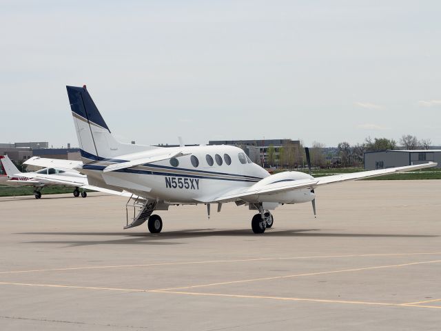 Beechcraft King Air 90 (N555XY) - 1997 King Air C90A