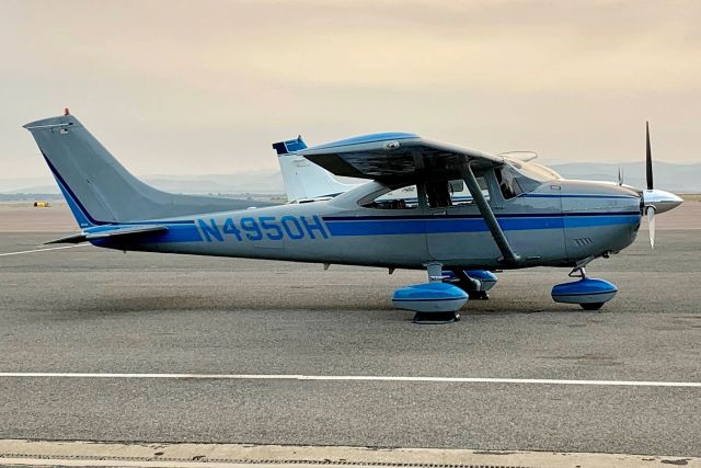 Cessna Skylane (N4950H)