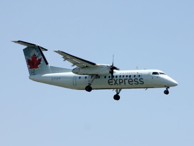 de Havilland Dash 8-300 (C-FJVV)