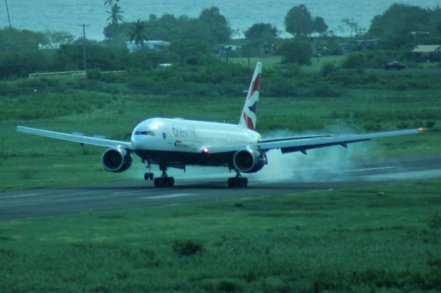 Boeing 777-200 (G-YMMU)