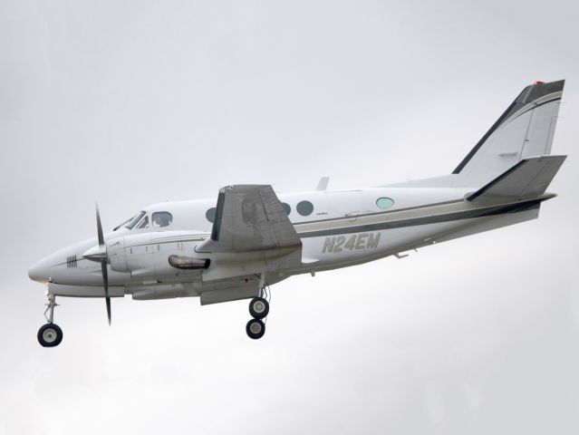 Beechcraft King Air 100 (N24EM)