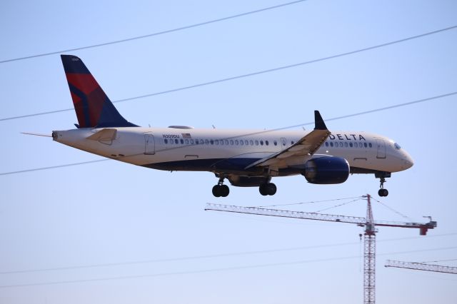 Airbus A220-300 (N309DU)