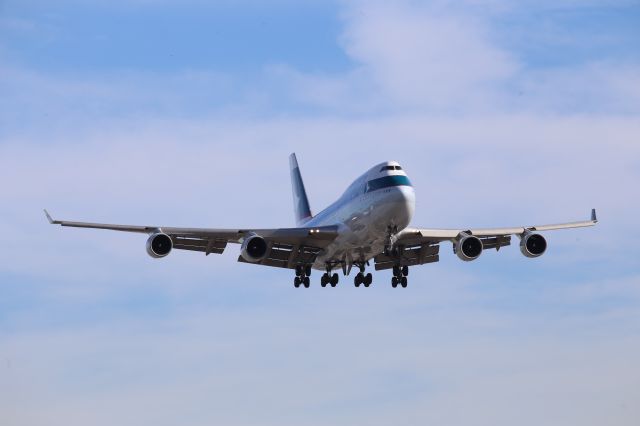 Boeing 747-400 (B-HKT)