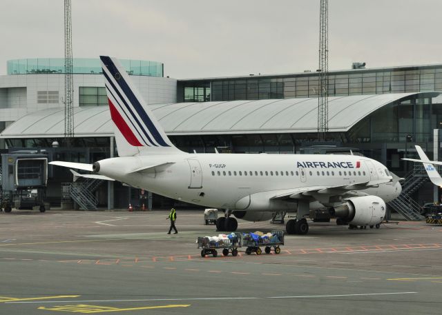 Airbus A318 (F-GUGP) - Air France Airbus A318-111 F-GUGP in Copenhagen 