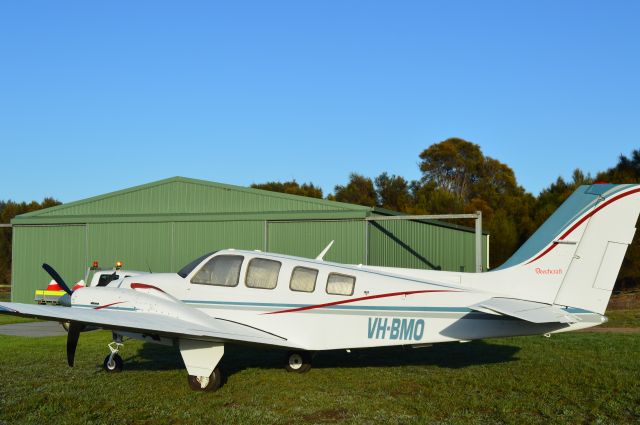 Beechcraft Baron (58) (VH-BMO) - Baron VH-BMO at YFLI, March 2016