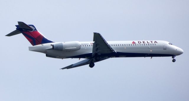 Boeing 717-200 (N928AT) - On final is this 2000 Delta Airlines Boeing 717-200 in the Spring of 2019.