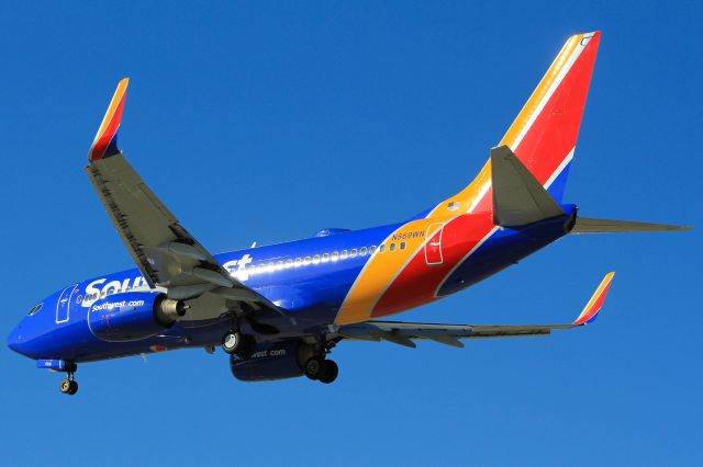 Boeing 737-700 (N569WN)
