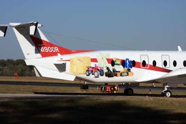 Beechcraft 1900 (N1900R) - NBAA 2010, fuselage close-up