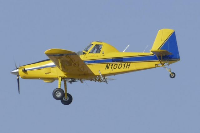 AIR TRACTOR AT-503 (N1001H) - On landing RW31 on a ferry flt 