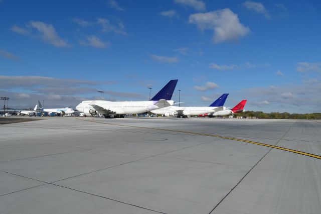 Boeing 747-400 (TF-AAJ) - RFD's newly expanded cargo ramp, filled up on the morning of October 30th with 747's!