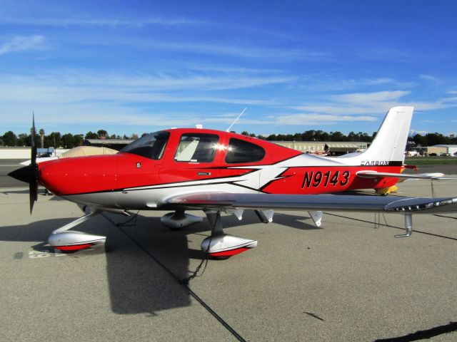Cirrus SR22 Turbo (N9143) - On the ramp