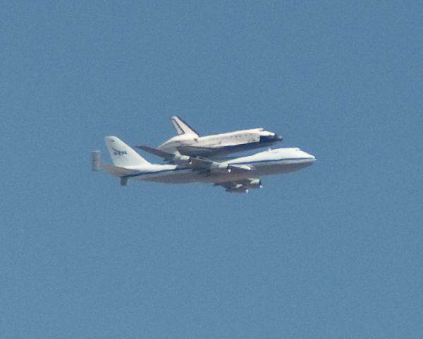 BOEING 747-100 (N905NA) - NASA 905 carrying Shuttle Atlantis during flyover of White Sands Space Harbor on June 1, 2009.