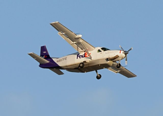 Cessna Caravan (N897FE)