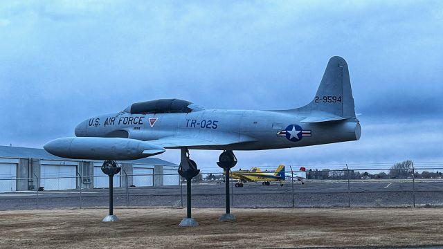 Cessna Cardinal (N29495) - Lockheed T-33 Shooting Star TR-025 2-9495