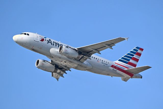 Airbus A319 (N829AW)