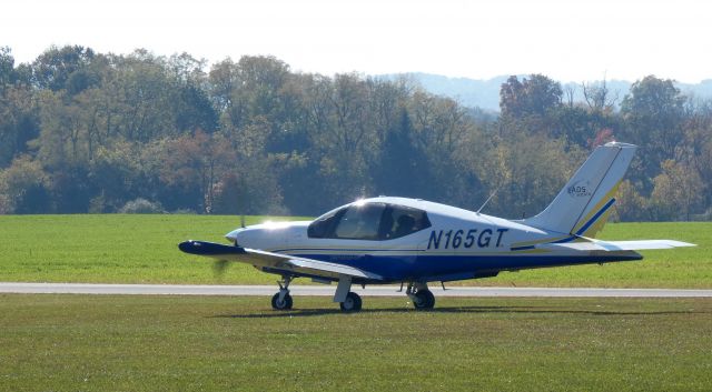 Socata TB-20 Trinidad (N165GT) - Taxiing for departure is this 2001 European Aeronautic Defense and Space  Socata TB-20 Trinidad in the Autumn of 2022.