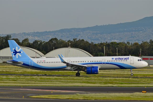 Airbus A321 (XA-NEO) - Airbus A321-251N of Interjet (Ceased operations july 2021) XA-NEO MSN 7945 into the touch down at Mexico City International Airport. Now this aircraft is flying for PLAY as TF-PLB (08/2018).