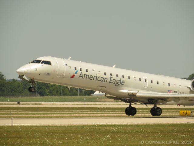 Canadair Regional Jet CRJ-700 (N523AE)