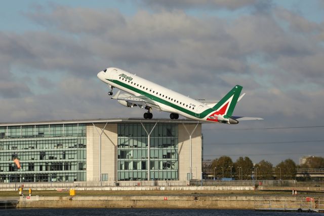 Embraer ERJ-190 — - Timing is everything, but luck adds that little bit extra to what might have been an ordinary departure.