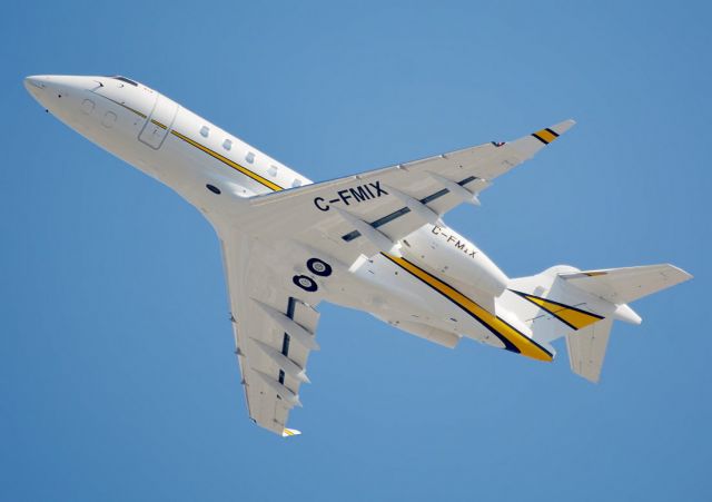 Canadair Challenger 350 (C-FMIX)