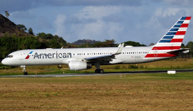 Boeing 757-200 (N199AN)