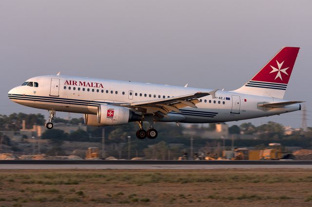 Airbus A320 (9H-AEJ) - 2008