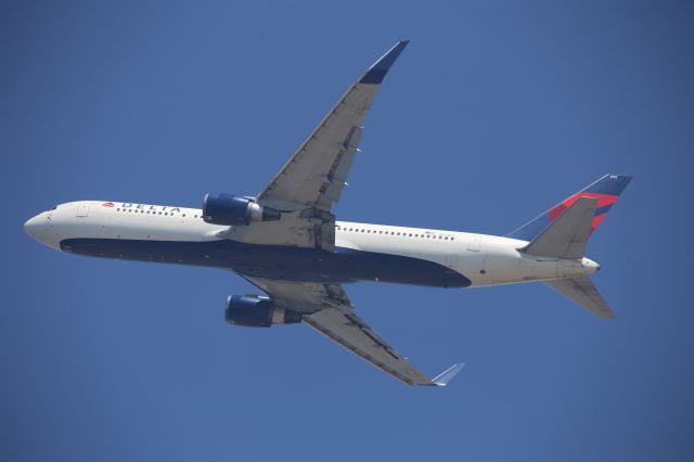 BOEING 767-300 (N171DZ)
