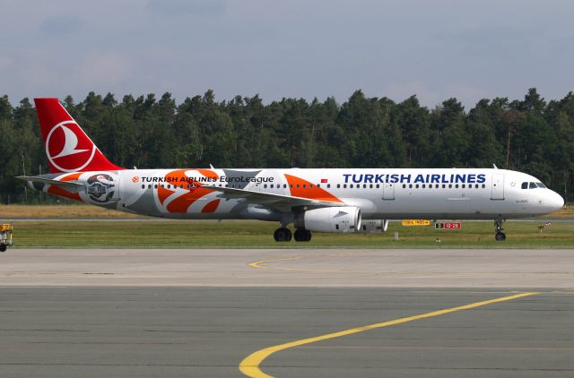 Airbus A321 (TC-JRO)