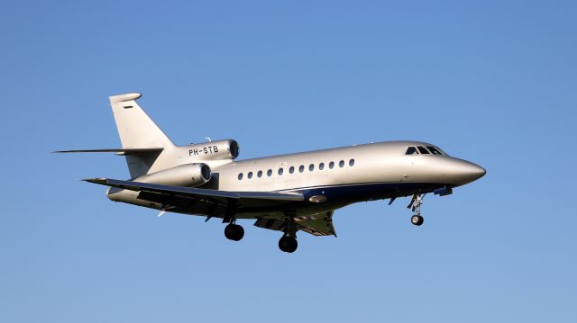 Dassault Falcon 900 (PH-STB)