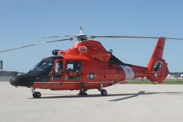 — — - Coast Guard Chopper at Signature Aviation Milwaukee