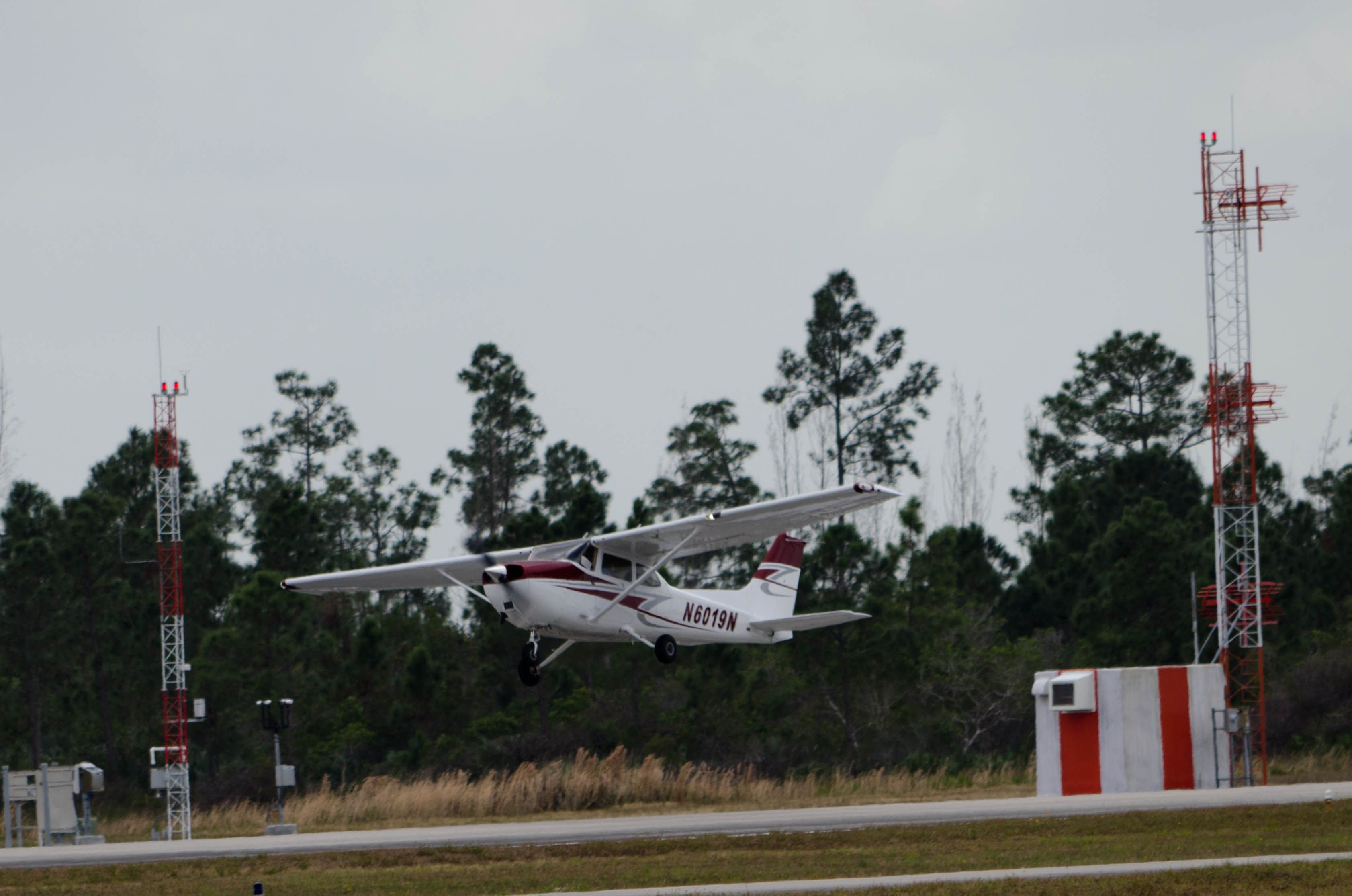 Cessna Skyhawk —