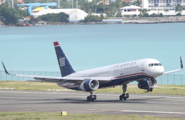 Boeing 757-200 (N200UU)
