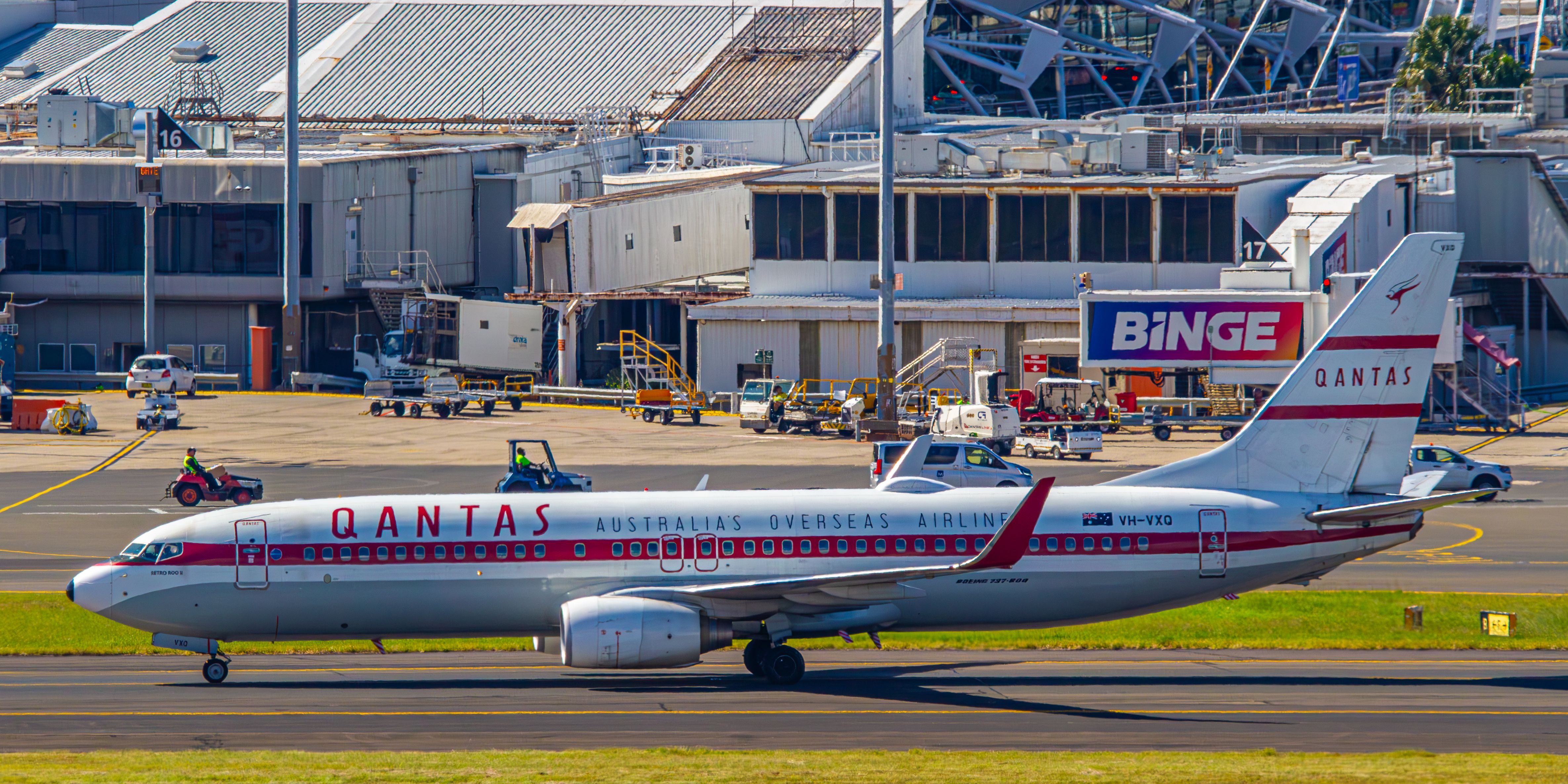 Boeing 737-800 (VH-VXQ) - QANTAS Retro Roo II (Retro 1959 Livery) taxing at Sydney International Airport after landing on runway 16L.