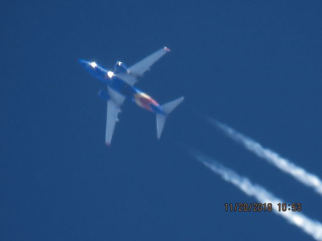 Boeing 737-700 (N7842A)