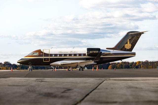 Canadair Challenger (N71KR) - On the ramp at KDET