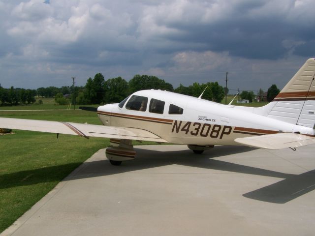 Piper Cherokee (N4308P)