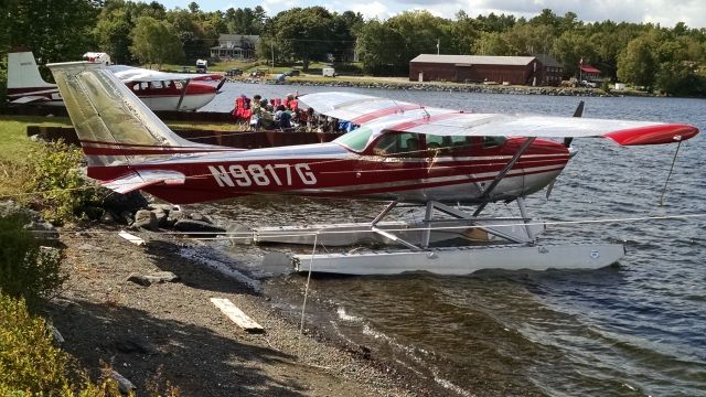 Cessna Skyhawk (N9817G) - Greenville, ME