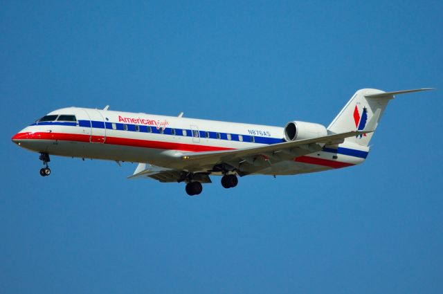 Canadair Regional Jet CRJ-200 (N876AS) - American Eagle N876AS CRJ200 Arriving KDFW 08/29/2013