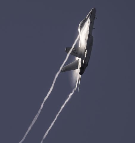 — — - Superhornet in the climb at the Canadian International AirShow